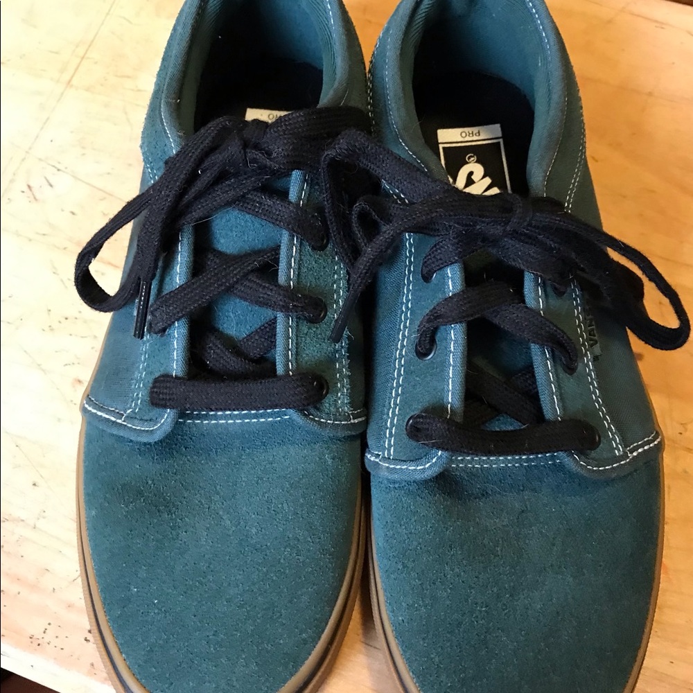 Vans pro off the wall skateboarding shoes